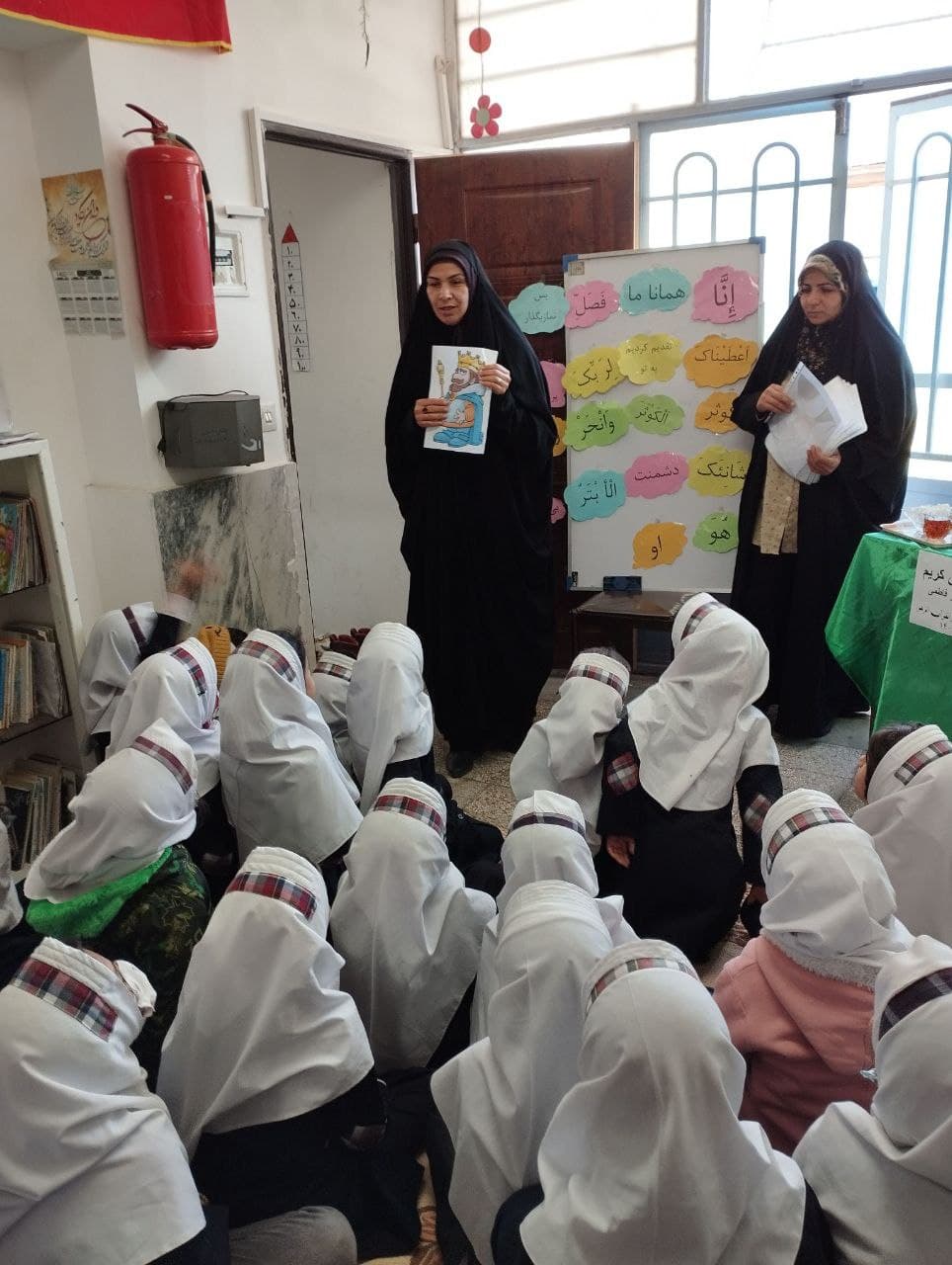 تدبر در قرآن و جلسه ی انس با قرآن با همکاری دارالقرآن الزهرا