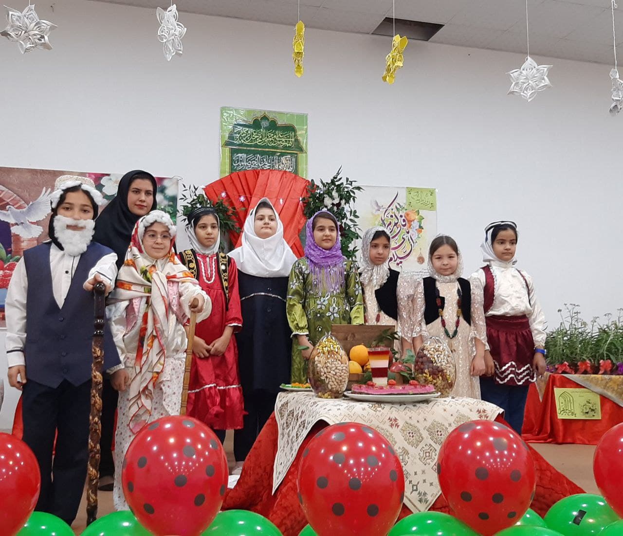 اجرای نمایش شب یلدای مادر بزرگها توسط دانش آموزان پایه چهارم