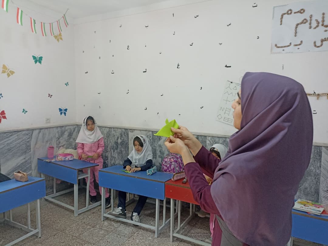 آموزش مهارت ساخت کاردستی و زنگ هنر شاد و متنوع