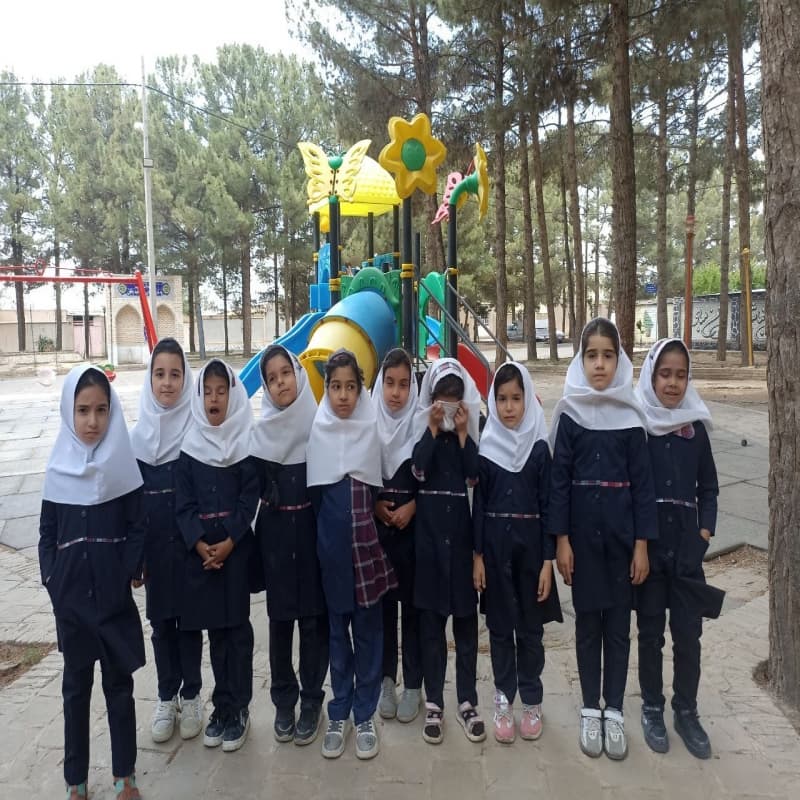 آموزش عینی و ملموس درس علوم در فضای پارک پایه اول